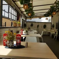 Gdzie zjeść w Mielnie? Odkryj najlepsze smaki i uniknij pułapek.