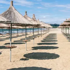 Golem, Albania: Przewodnik po atrakcjach i plażach. Warto jechać?