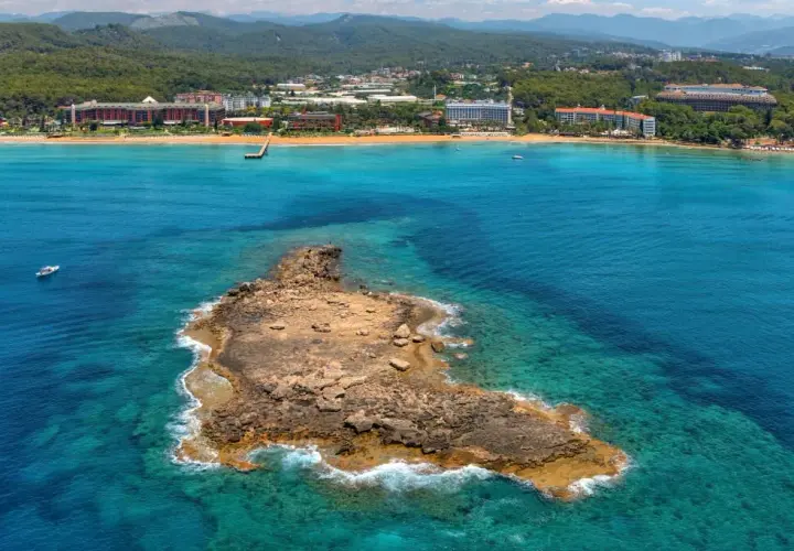 Alanya: Morze Śródziemne. Odkryj ciepłą wodę i rajskie plaże!