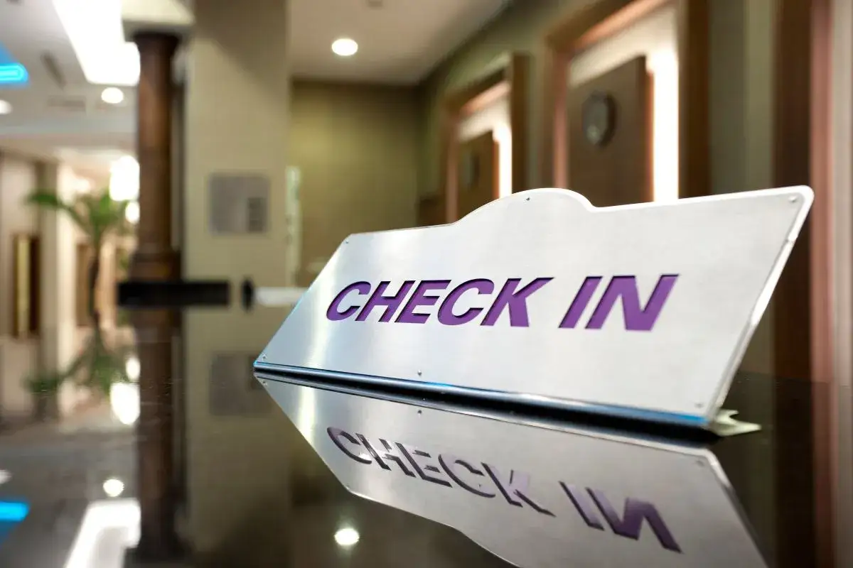doba hotelowa godziny check-in check-out