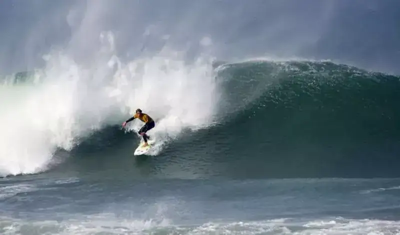 Surfing w Kornwalii