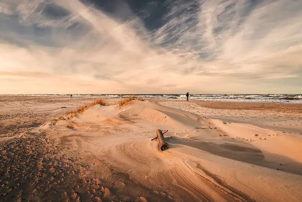 Piaszczyste plaże Bałtyku, klify Bałtyku, ruchome wydmy Słowiński Park Narodowy